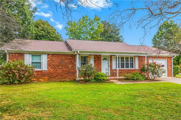 $274,900 | 108 Hinshaw Street, Yadkinville, NC 27055