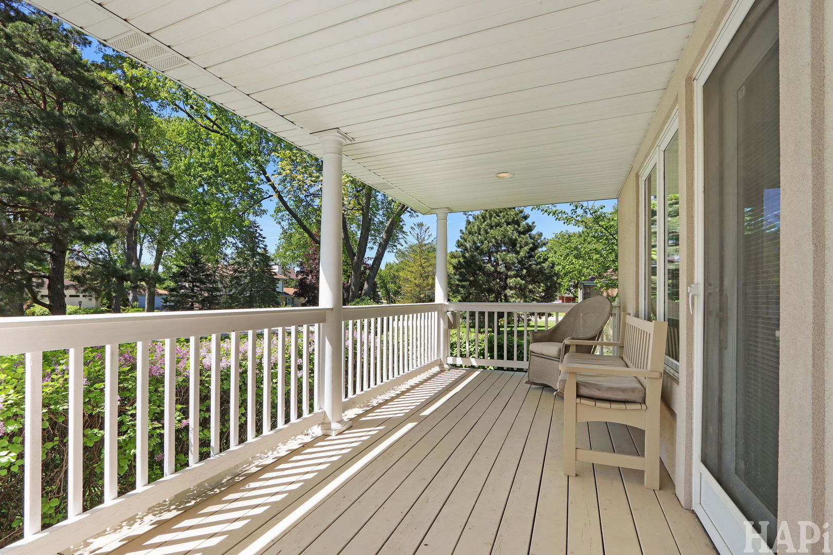 225 Spruce Road Northbrook, IL 60062 - Photo 2 of 40