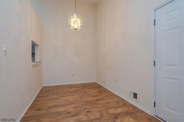 $2,300 | 29 Amberly Court, Franklin Park, NJ 08823