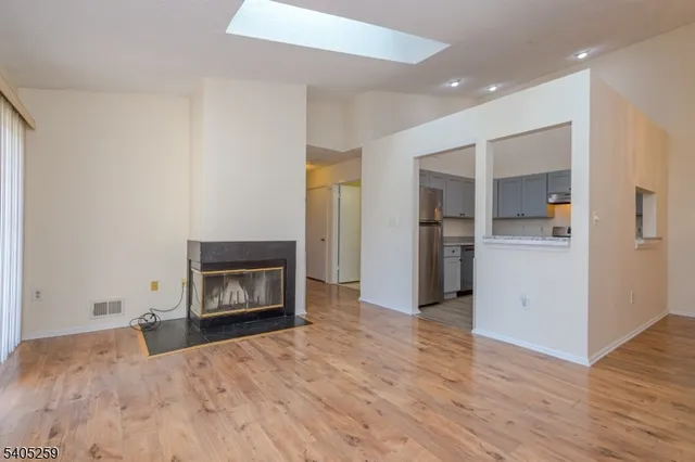 $2,300 | 29 Amberly Court, Franklin Park, NJ 08823