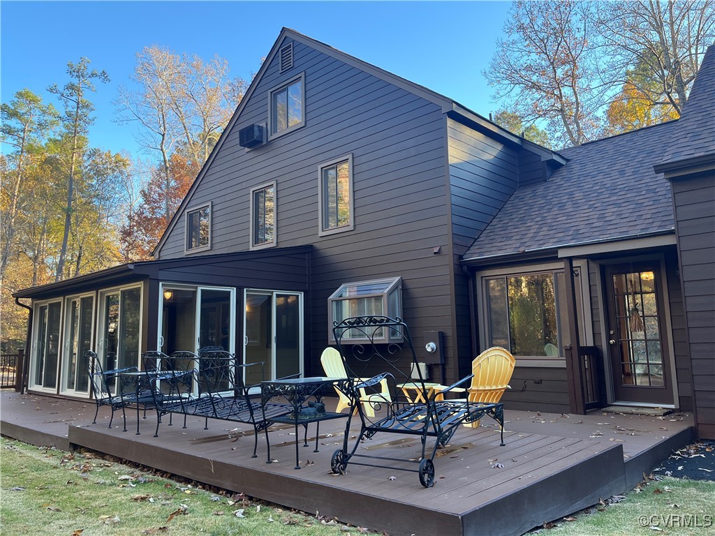 6220 Glebe Point Road Chesterfield, VA 23838 - Photo 17 of 50 a view of a house with backyard and sitting area