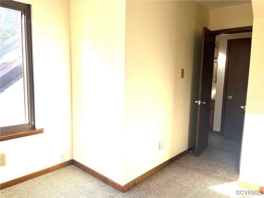 6220 Glebe Point Road Chesterfield, VA 23838 - Photo 36 of 50 a view of hallway with a large window