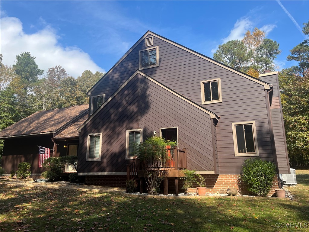 6220 Glebe Point Road Chesterfield, VA 23838 - Photo 5 of 50 a view of a house with a yard