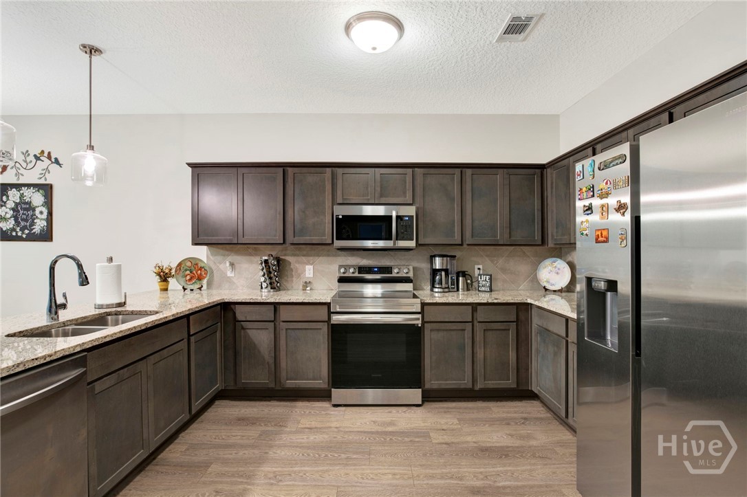 470 Brightleaf Circle Hinesville, GA 31313 - Photo 12 of 33