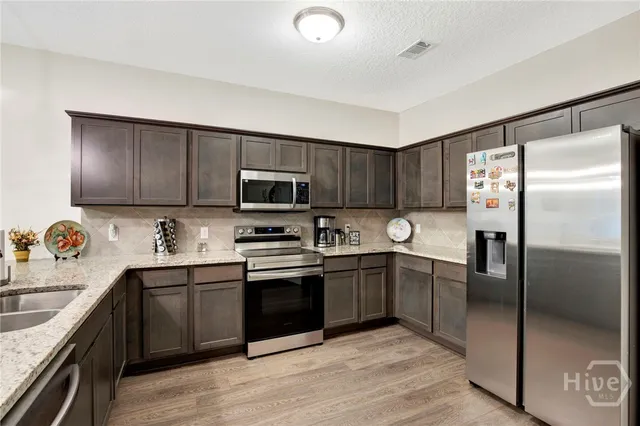 $290,000 | 470 Brightleaf Circle, Hinesville, GA 31313