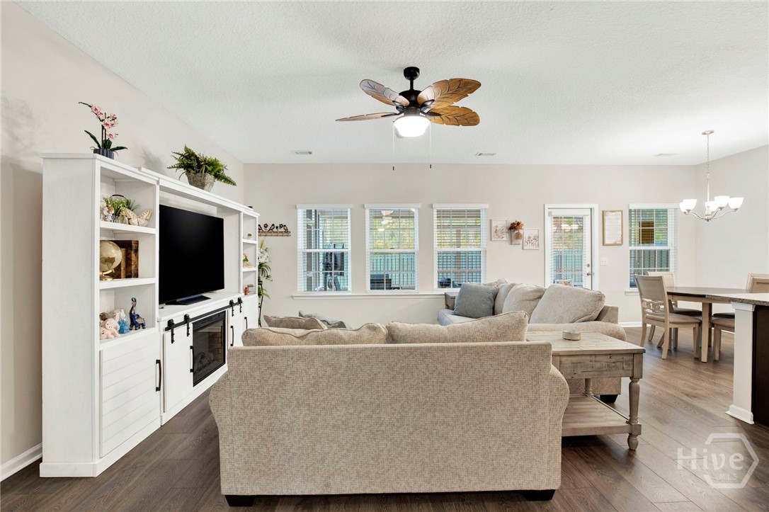 470 Brightleaf Circle Hinesville, GA 31313 - Photo 9 of 33