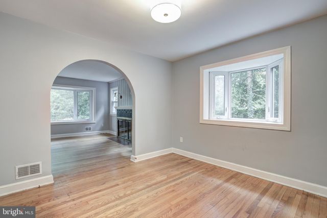 $640,000 | 3816 Lake Boulevard, Annandale, VA 22003