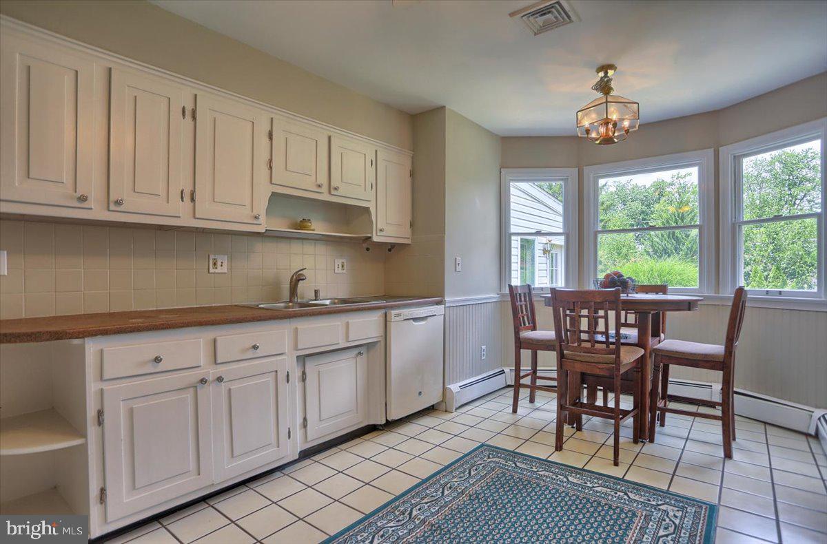215 Mine Road Hershey, PA 17033 - Photo 16 of 71 Kitchen