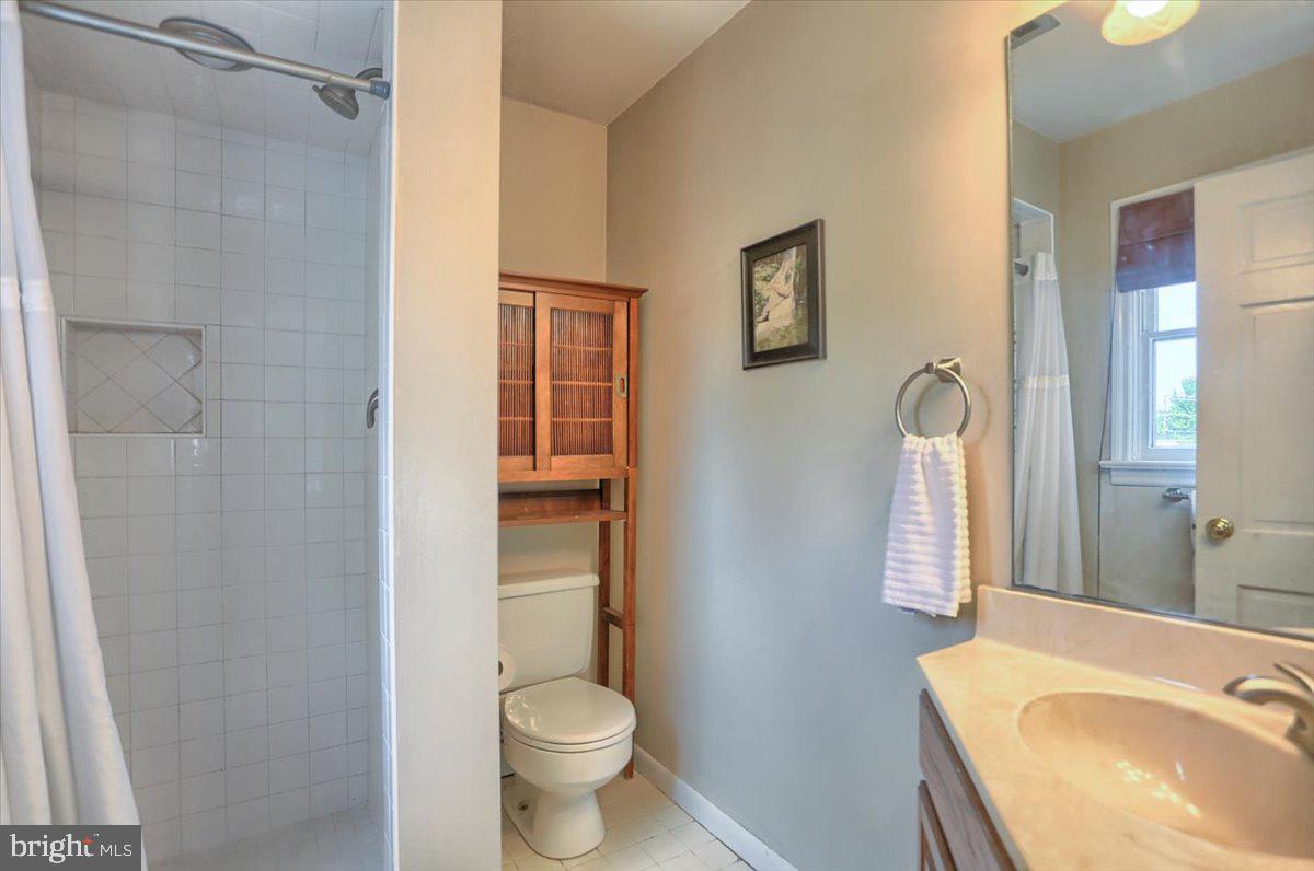 215 Mine Road Hershey, PA 17033 - Photo 56 of 71 Master Bath