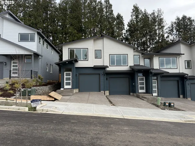 $456,000 | 272 Northwest Mawrcrest Avenue, Gresham, OR 97030