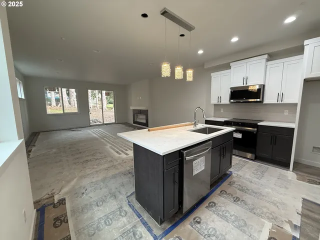 $456,000 | 272 Northwest Mawrcrest Avenue, Gresham, OR 97030