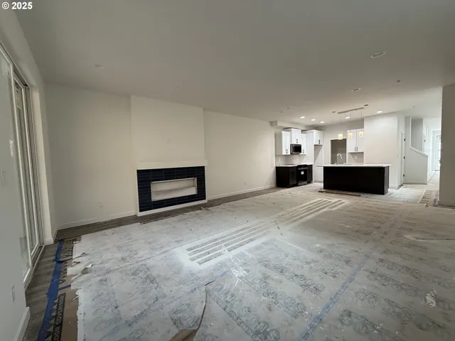 $456,000 | 272 Northwest Mawrcrest Avenue, Gresham, OR 97030