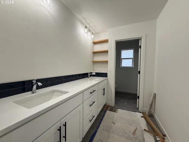 $456,000 | 272 Northwest Mawrcrest Avenue, Gresham, OR 97030