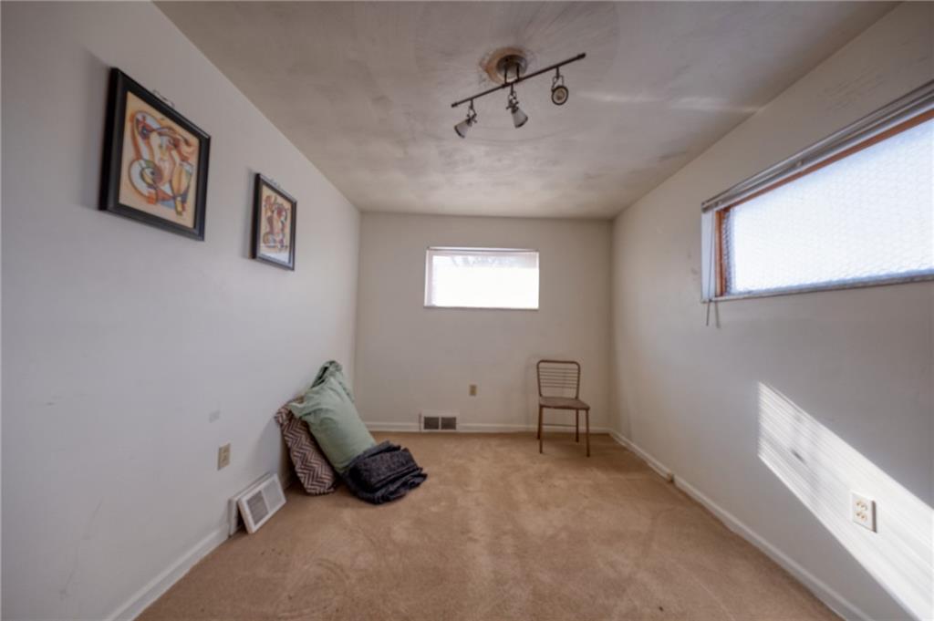 918 Stock Street Pittsburgh, PA 15207 - Photo 11 of 20 a living room with furniture