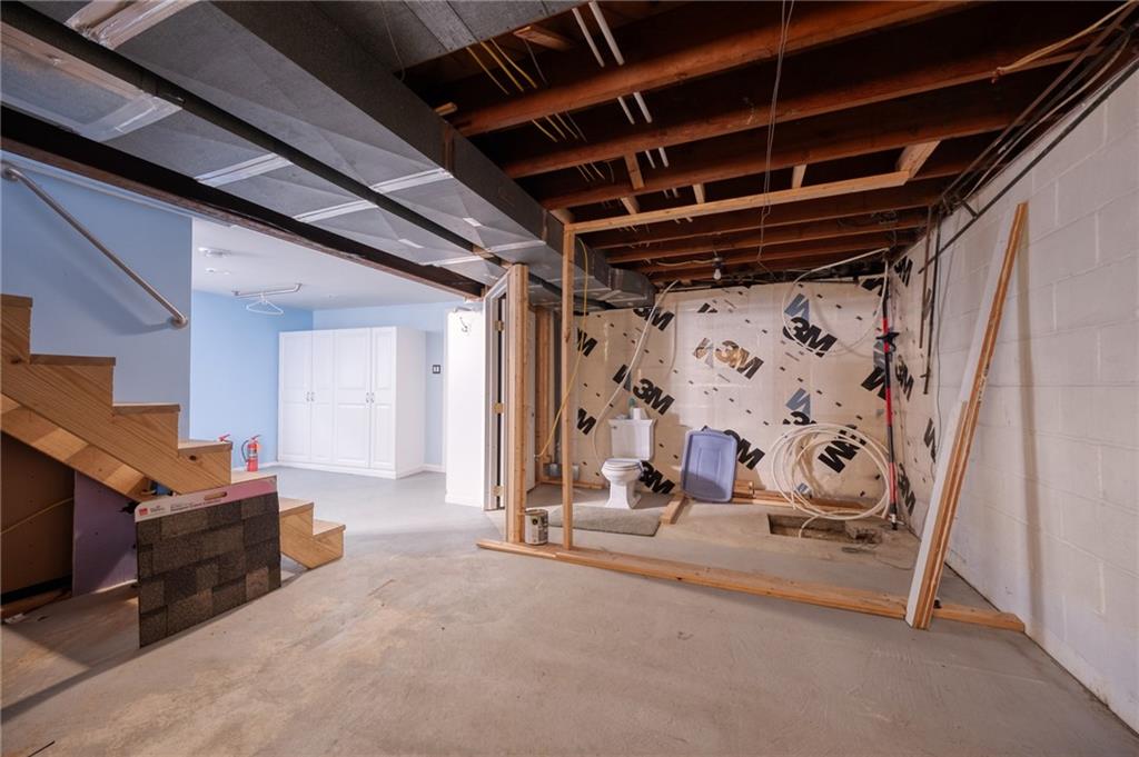 918 Stock Street Pittsburgh, PA 15207 - Photo 13 of 20 a view of room with stairs