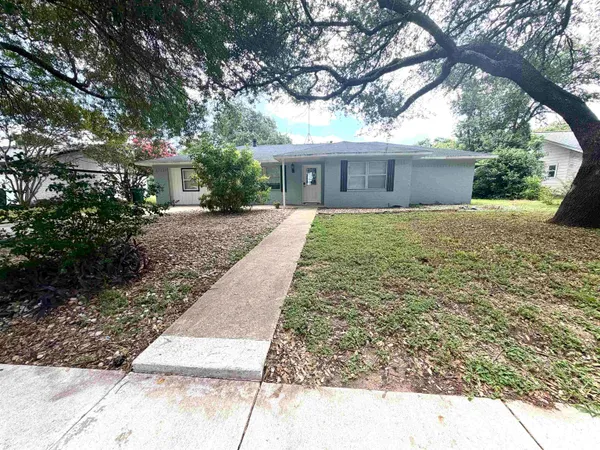 $2,350 | 1519 Northwood Drive, Marble Falls, TX 78654