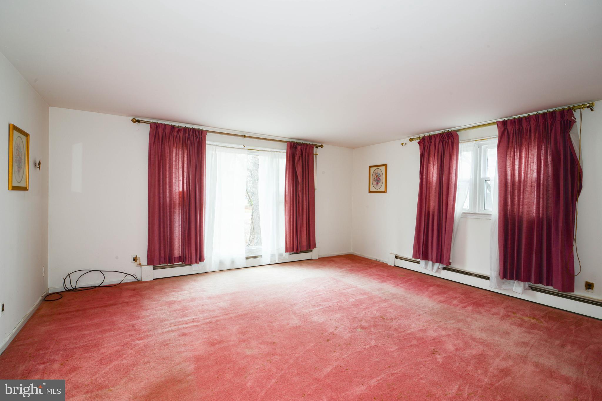 7804 Bock Road Fort Washington, MD 20744 - Photo 5 of 30 Living Room