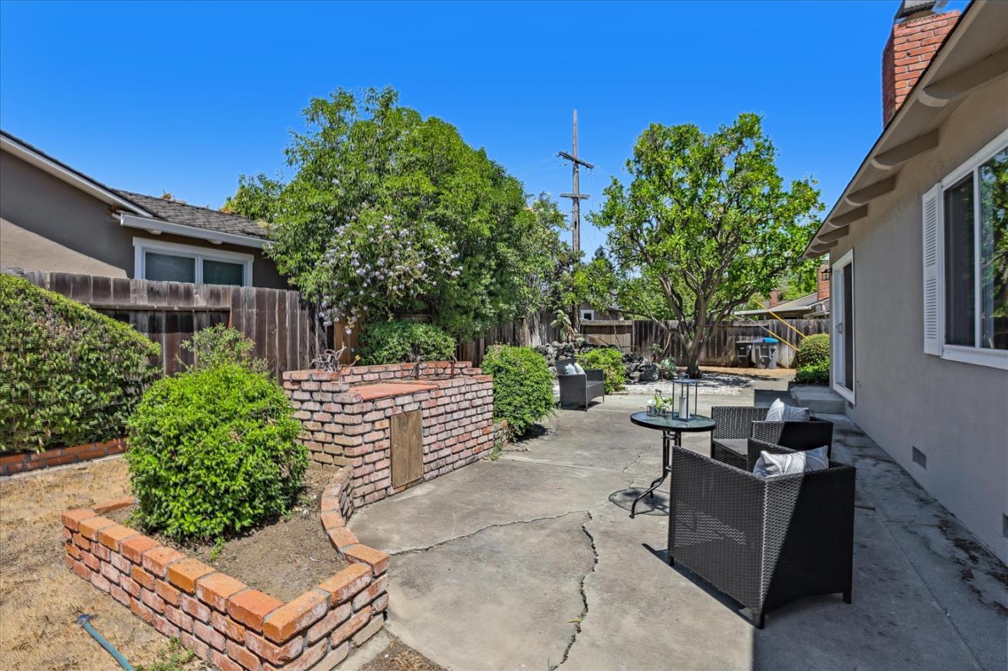 1660 Fordham Way Mountain View, CA 94040 - Photo 37 of 37 a view of a patio with couches and potted plants