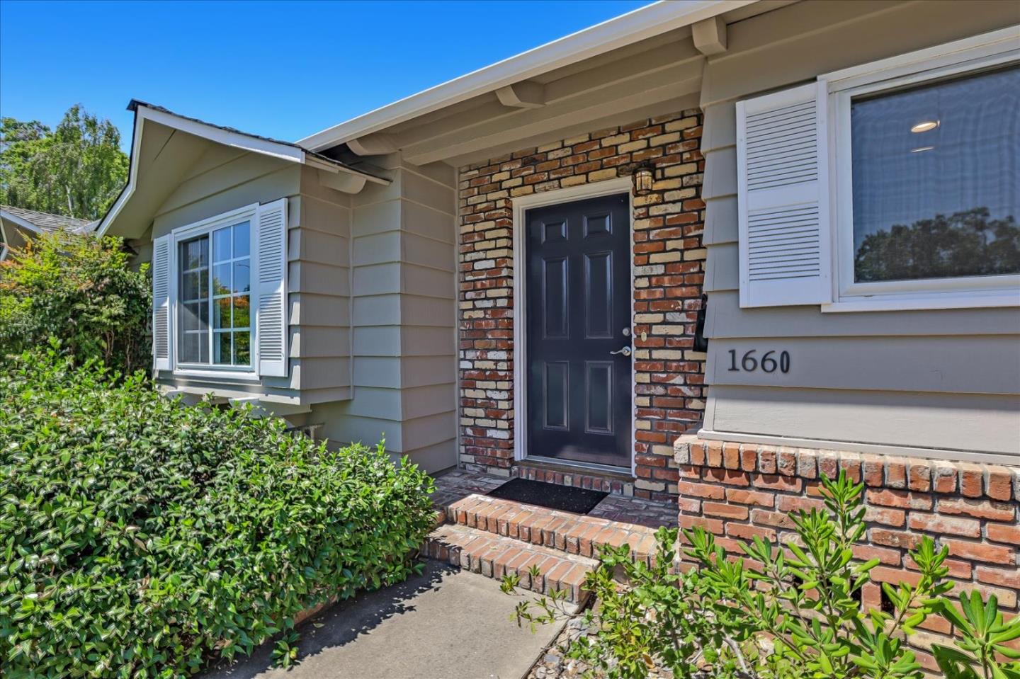 1660 Fordham Way Mountain View, CA 94040 - Photo 4 of 37 front view of a house
