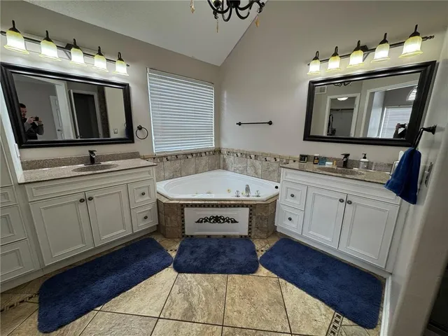 $400,000 | 1010 Wiltshire Boulevard, Raymore, MO 64083