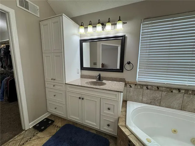 $400,000 | 1010 Wiltshire Boulevard, Raymore, MO 64083