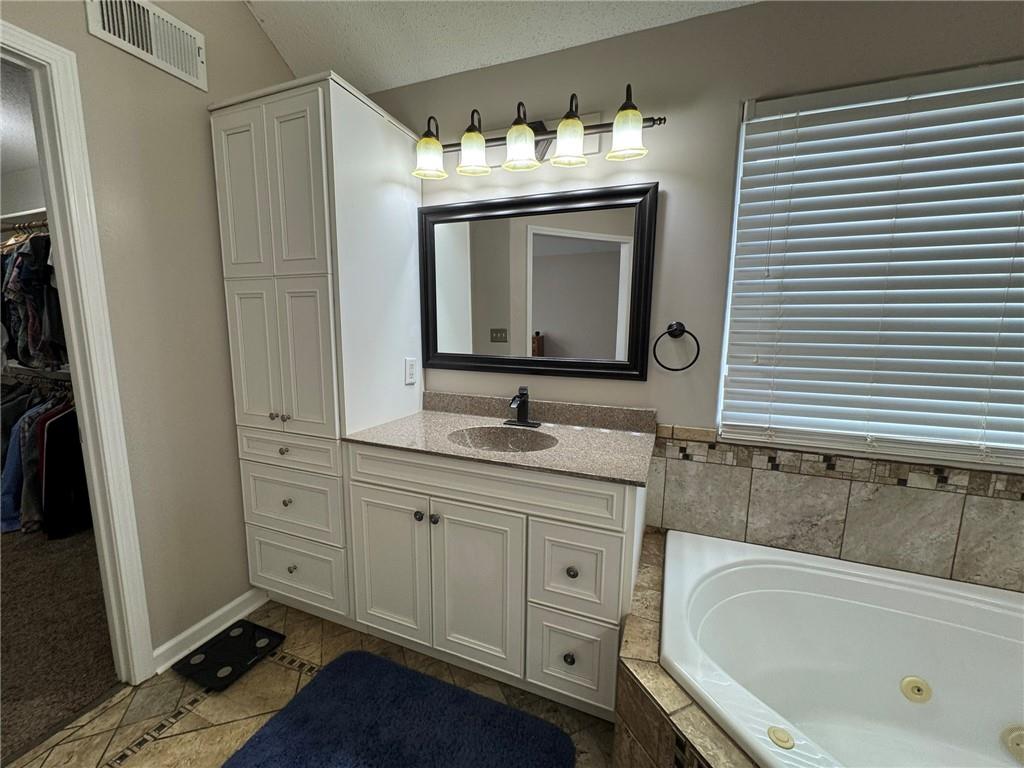 1010 Wiltshire Boulevard Raymore, MO 64083 - Photo 26 of 41