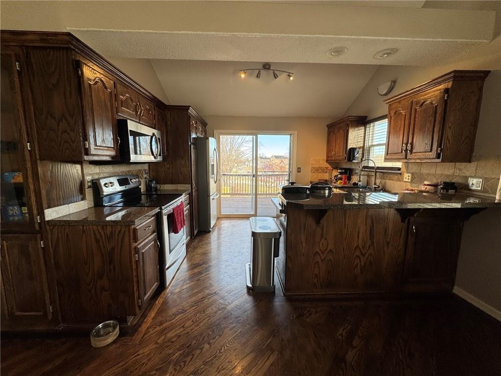 1010 Wiltshire Boulevard Raymore, MO 64083 - Photo 5 of 41