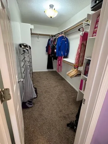 $400,000 | 1010 Wiltshire Boulevard, Raymore, MO 64083