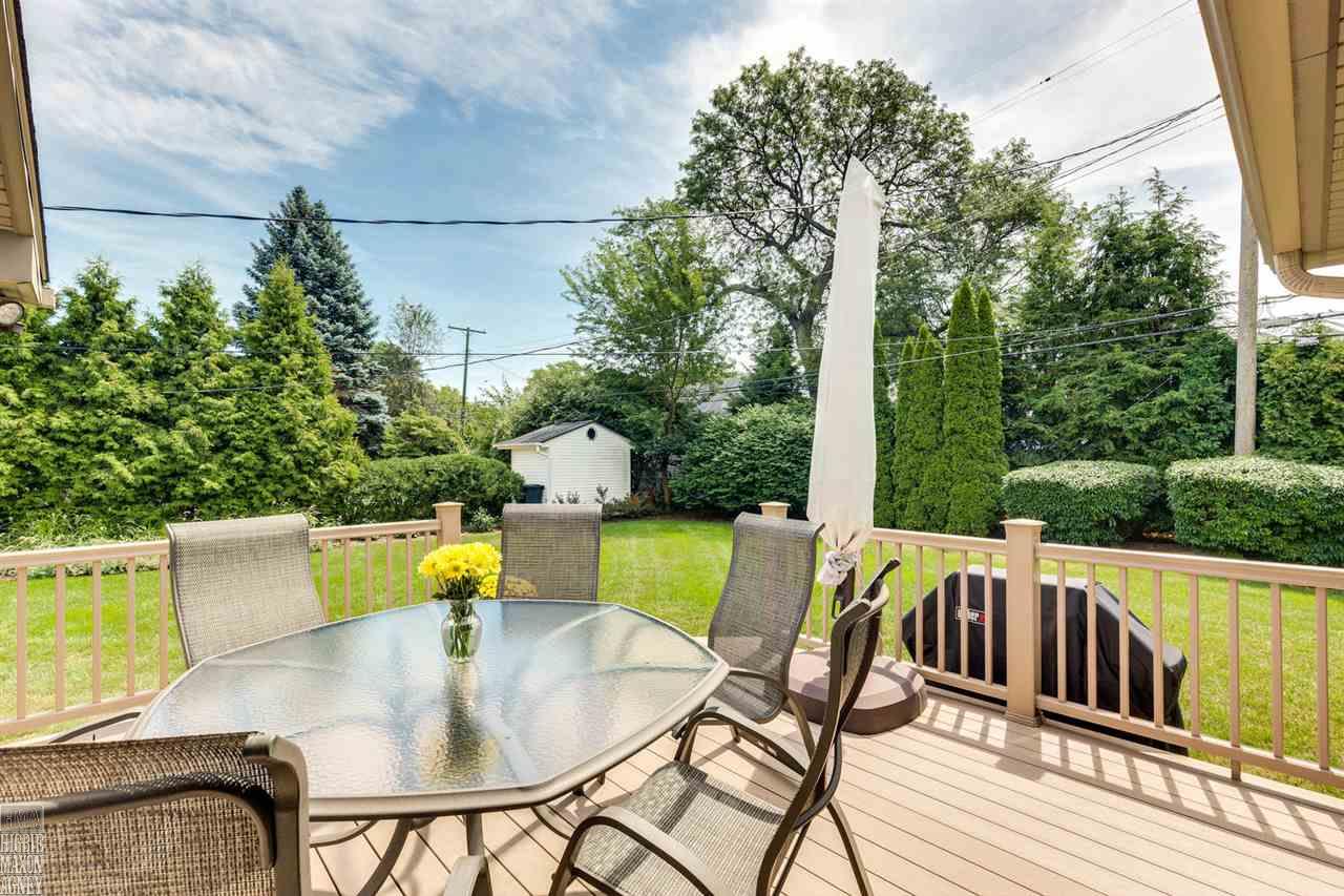641 Roslyn Road Grosse Pointe, MI 48236 - Photo 18 of 27 31321525-17.JPG