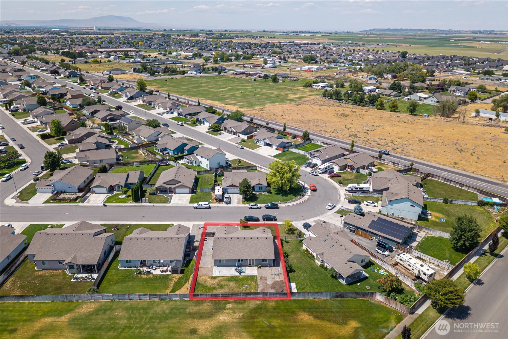 5421 Jackson Lane Pasco, WA 99301 - Photo 35 of 40 an aerial view of residential houses with outdoor space