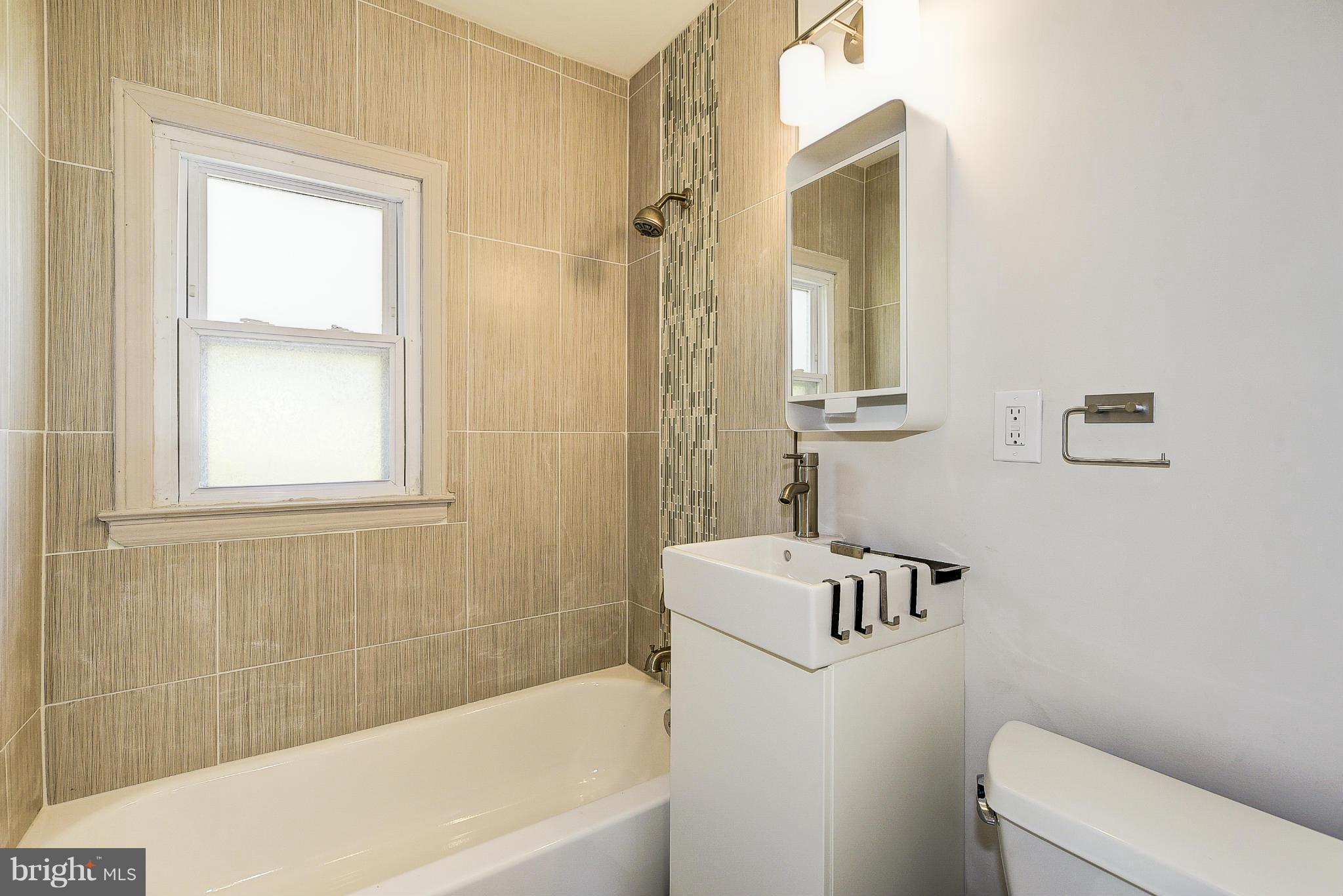 4205 Round Hill Road Silver Spring, MD 20906 - Photo 8 of 13 Bath