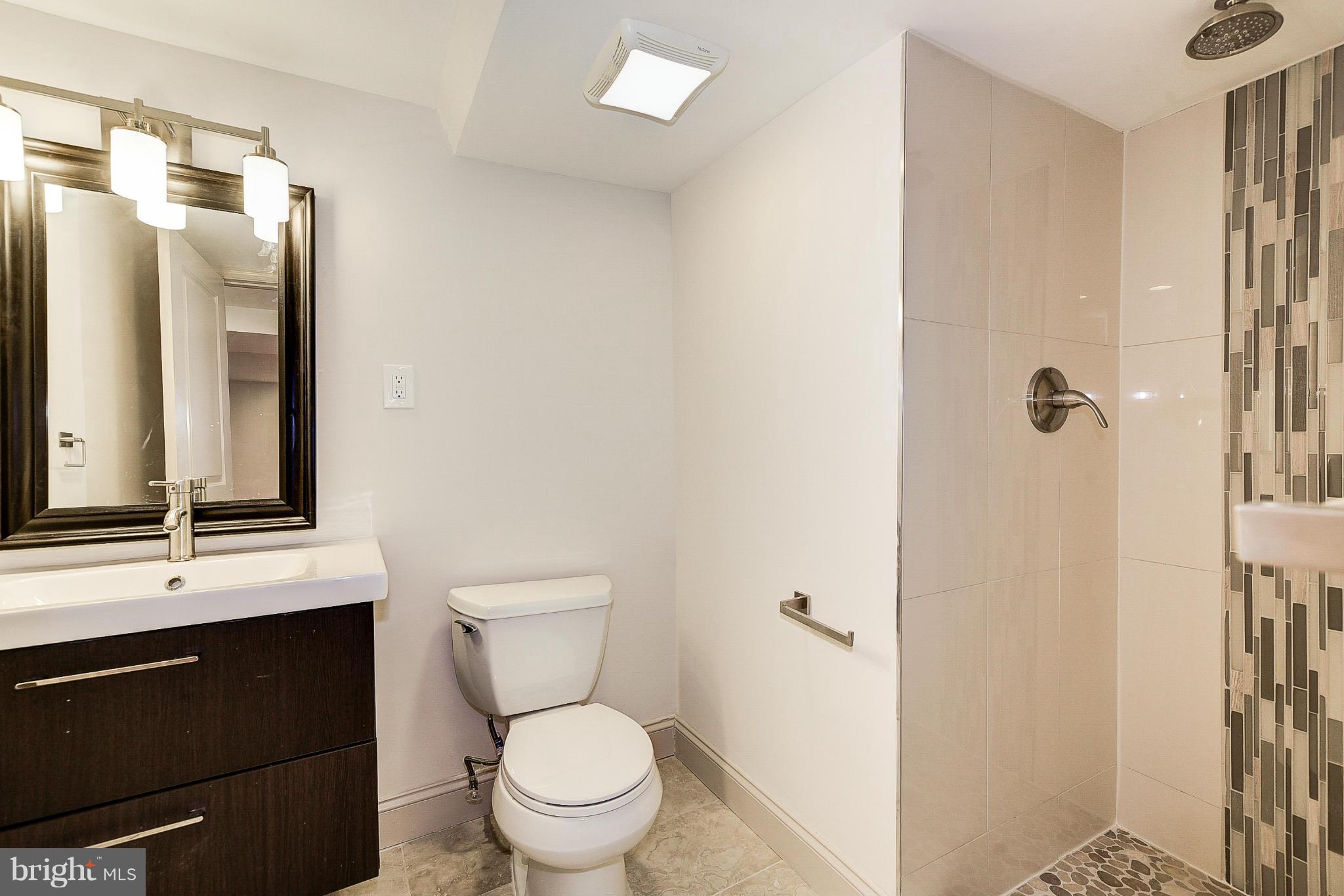 4205 Round Hill Road Silver Spring, MD 20906 - Photo 9 of 13 Bath