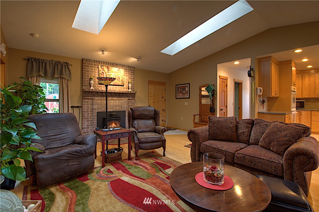 5044 Southwest Lake Helena Road Port Orchard, WA 98367 - Photo 3 of 25 Gallery Image 3