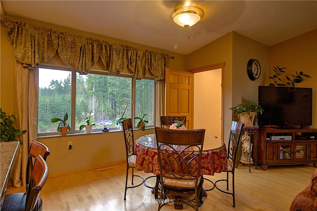 5044 Southwest Lake Helena Road Port Orchard, WA 98367 - Photo 8 of 25 Gallery Image 8