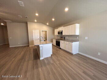 2010 135th Street Lubbock, TX 79423 - Photo 4 of 13 small (14)