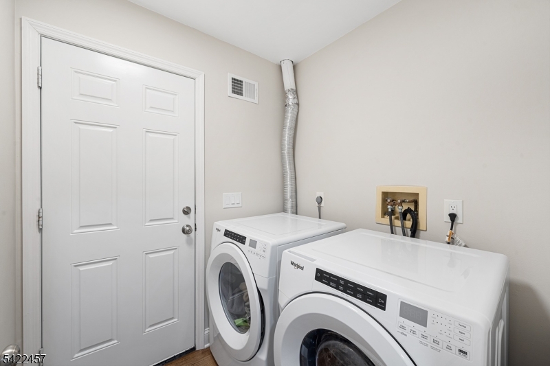 22 Smoke Rise Lane Bedminster, NJ 07921 - Photo 17 of 28