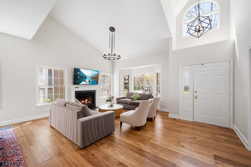 22 Smoke Rise Lane Bedminster, NJ 07921 - Photo 3 of 28