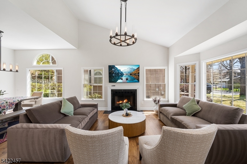 22 Smoke Rise Lane Bedminster, NJ 07921 - Photo 4 of 28