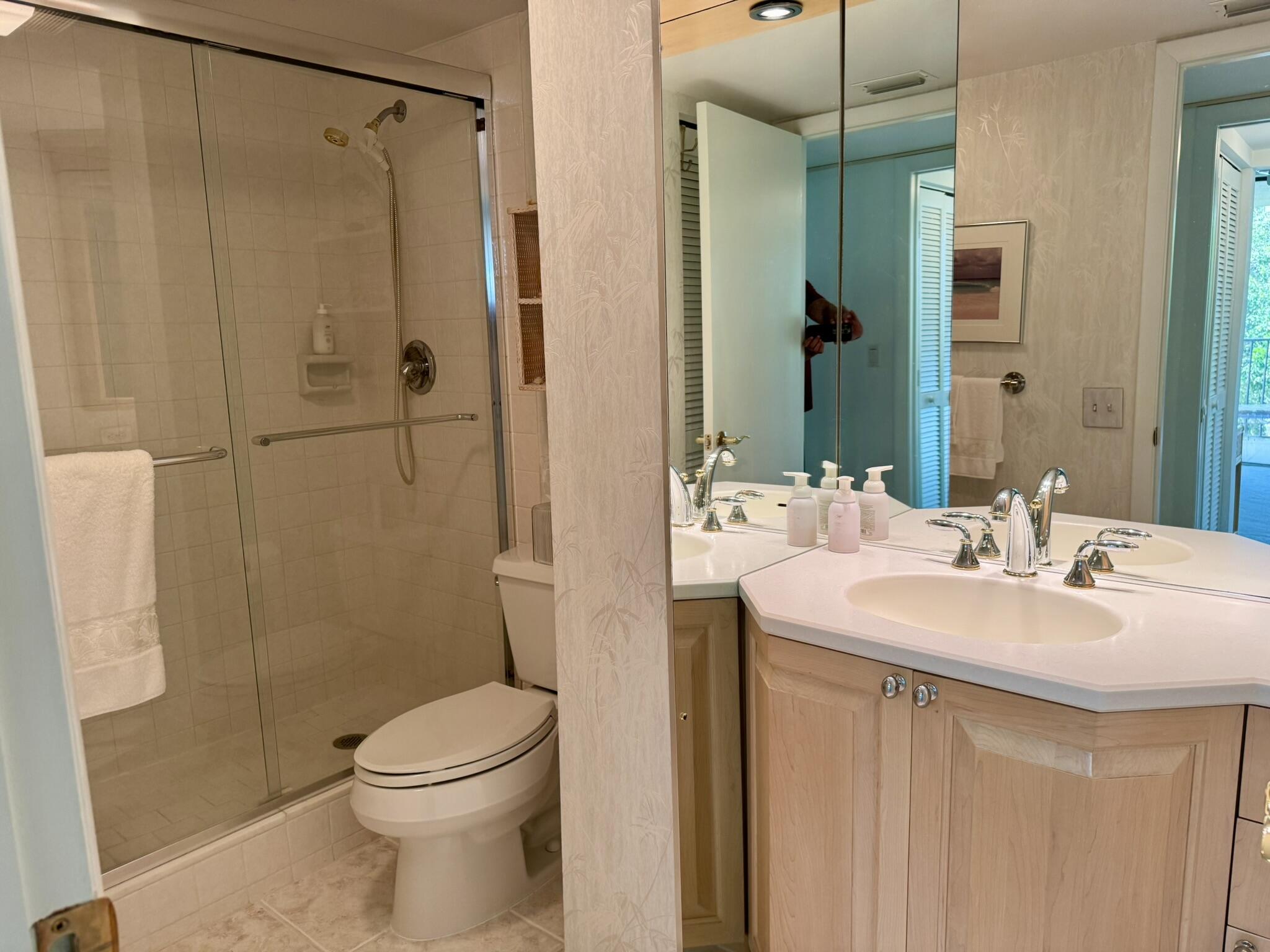 799 Jeffery Street, Unit 4100 Boca Raton, FL 33487 - Photo 24 of 43 Hall Bath Pic 1