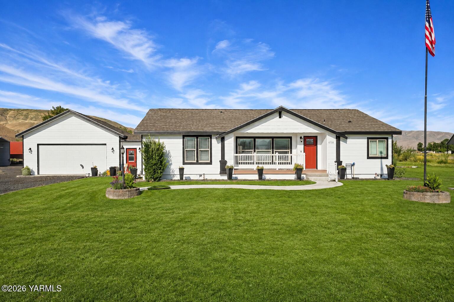 6730 North Wenas Road Selah, WA 98942 - Photo 1 of 23 1