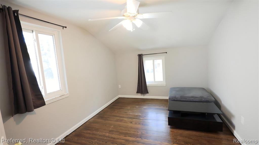8483 Harding Center Line, MI 48015 - Photo 18 of 25