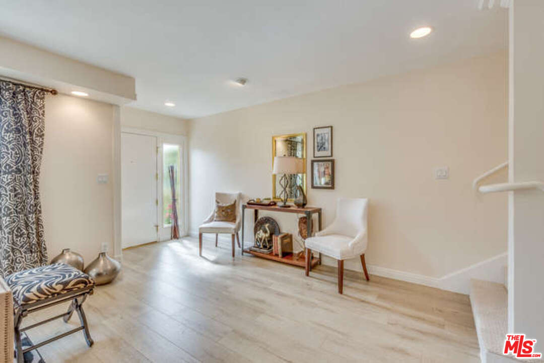 8025 Redlands Street, Unit 15 Playa del Rey, CA 90293 - Photo 2 of 40