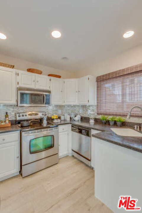 8025 Redlands Street, Unit 15 Playa del Rey, CA 90293 - Photo 26 of 40