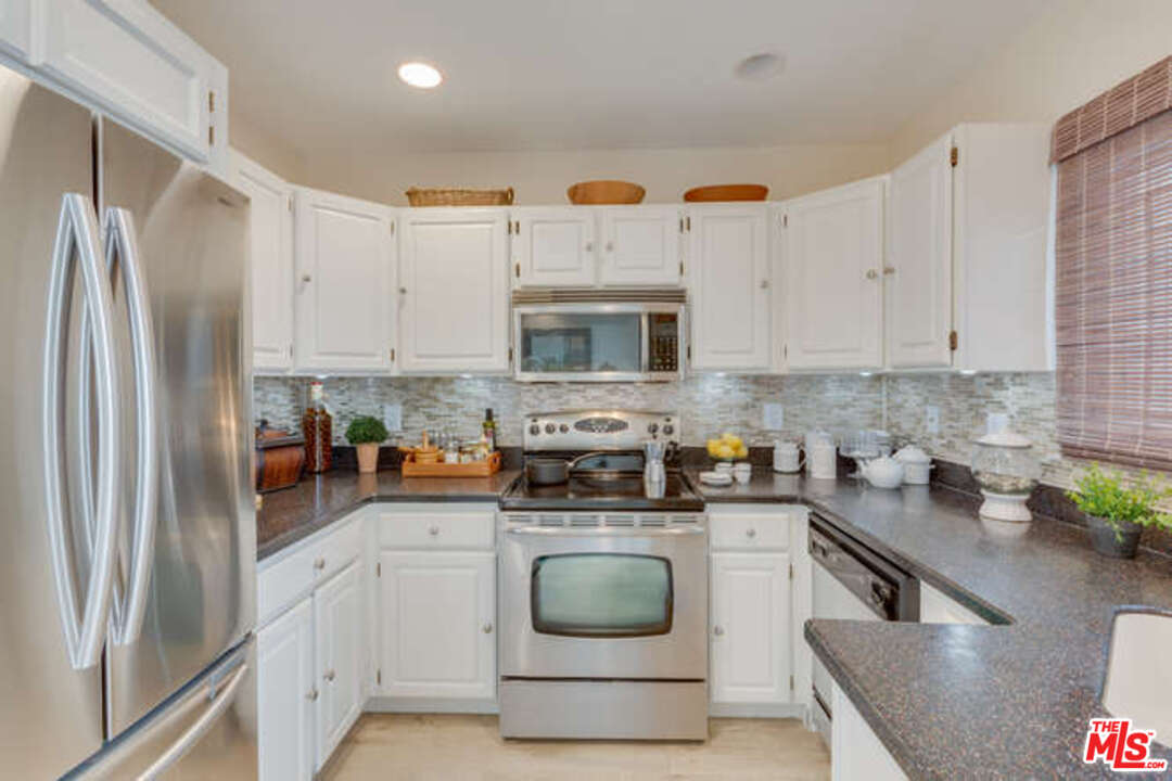 8025 Redlands Street, Unit 15 Playa del Rey, CA 90293 - Photo 27 of 40