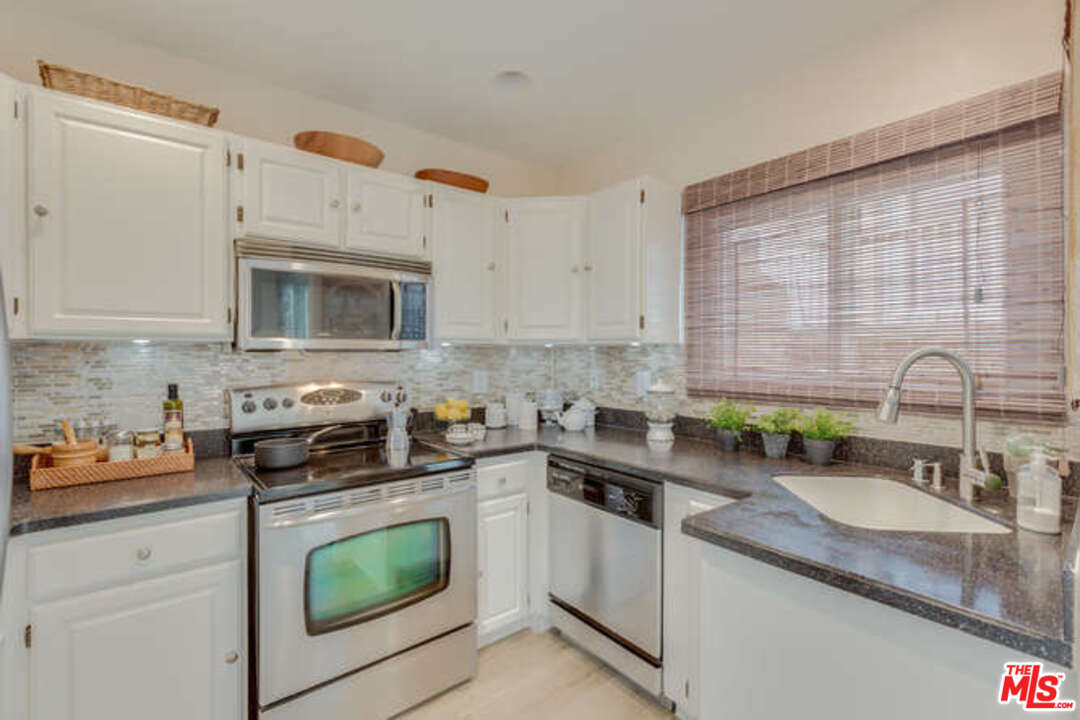 8025 Redlands Street, Unit 15 Playa del Rey, CA 90293 - Photo 28 of 40