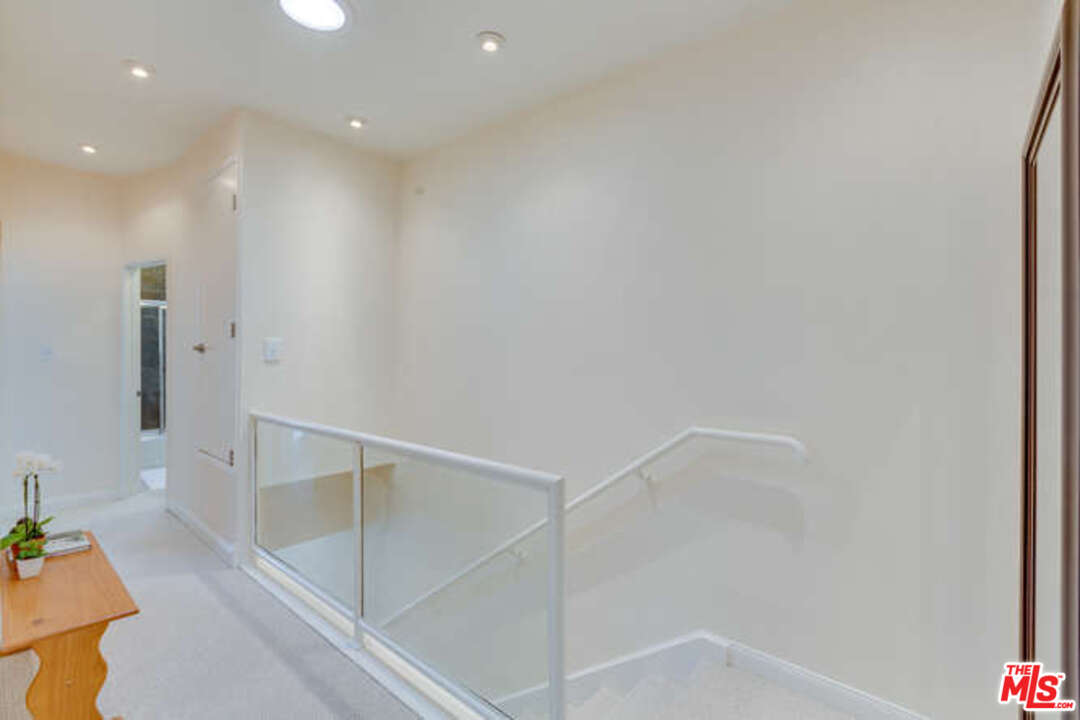 8025 Redlands Street, Unit 15 Playa del Rey, CA 90293 - Photo 30 of 40
