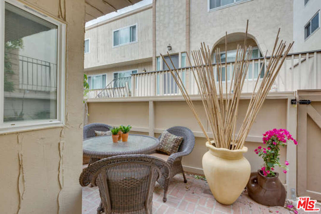 8025 Redlands Street, Unit 15 Playa del Rey, CA 90293 - Photo 10 of 40