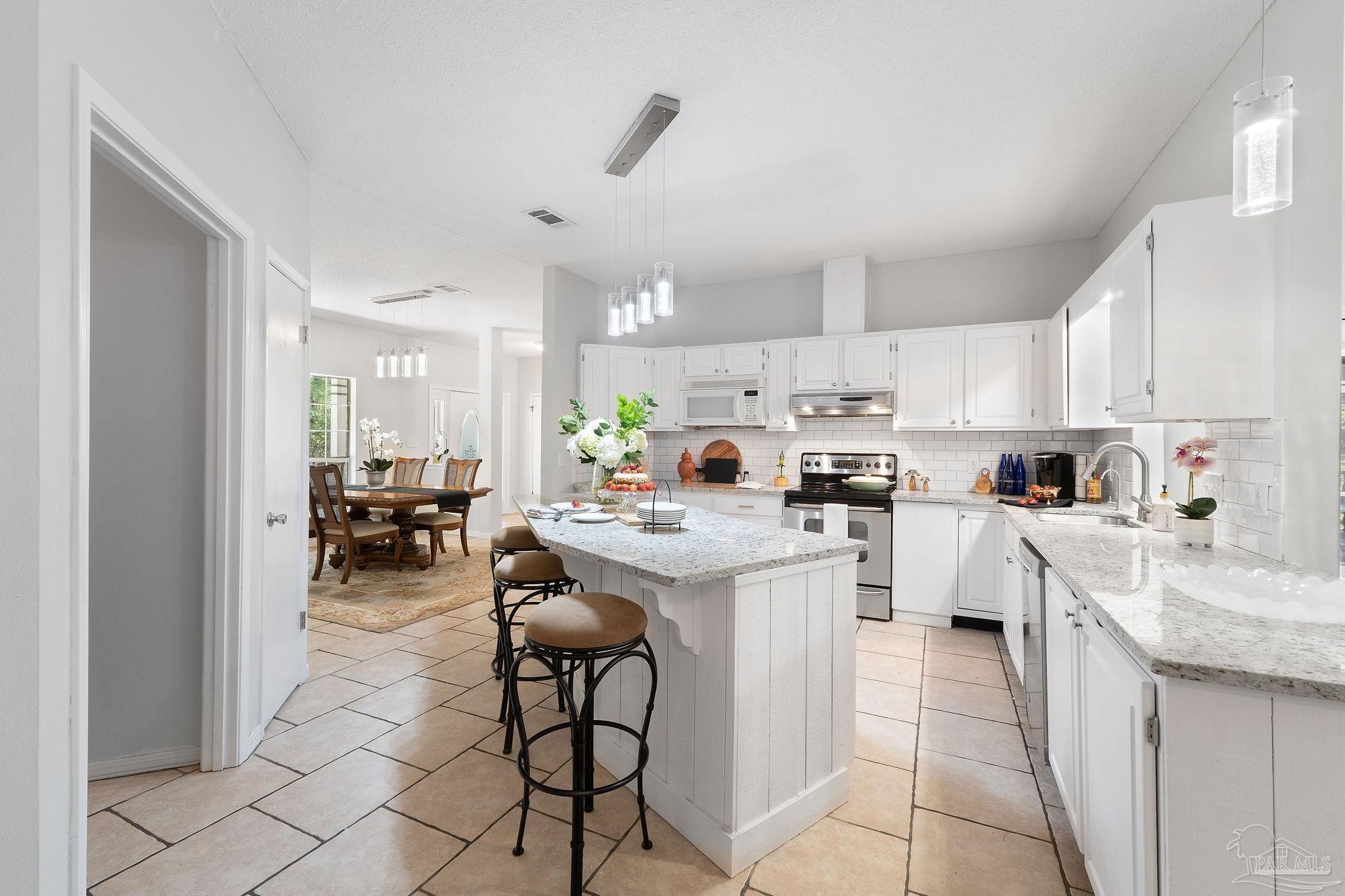 16310 Innerarity Point Road Pensacola, FL 32507 - Photo 9 of 31 Gallery Image 9