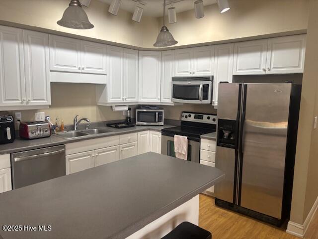 100 Lighthouse Lane, Unit C1 Cedar Point, NC 28584 - Photo 6 of 19 Kitchen