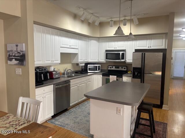 100 Lighthouse Lane, Unit C1 Cedar Point, NC 28584 - Photo 7 of 19 Kitchen